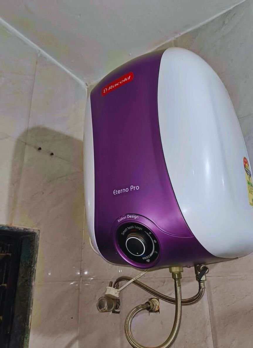 Close Shot of Racold Eterno Pro 15L installed in Bathroom